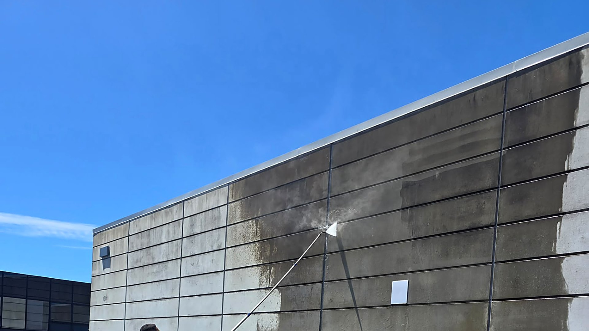 Commercial building washing
